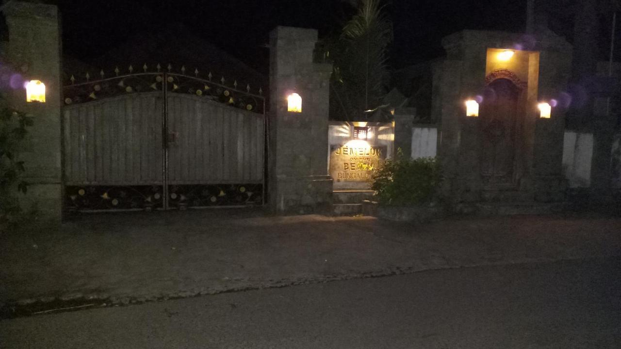 אמד Jemeluk Beach Bungalows מראה חיצוני תמונה