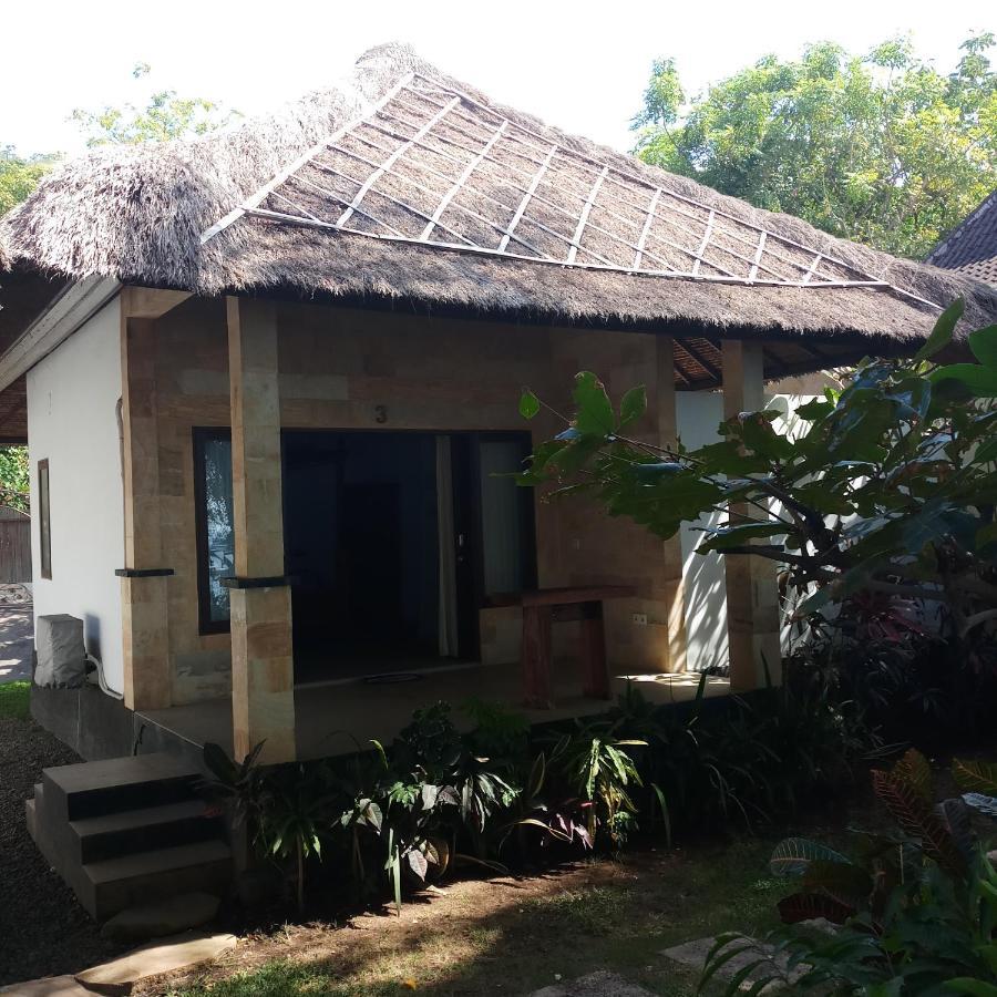 אמד Jemeluk Beach Bungalows מראה חיצוני תמונה
