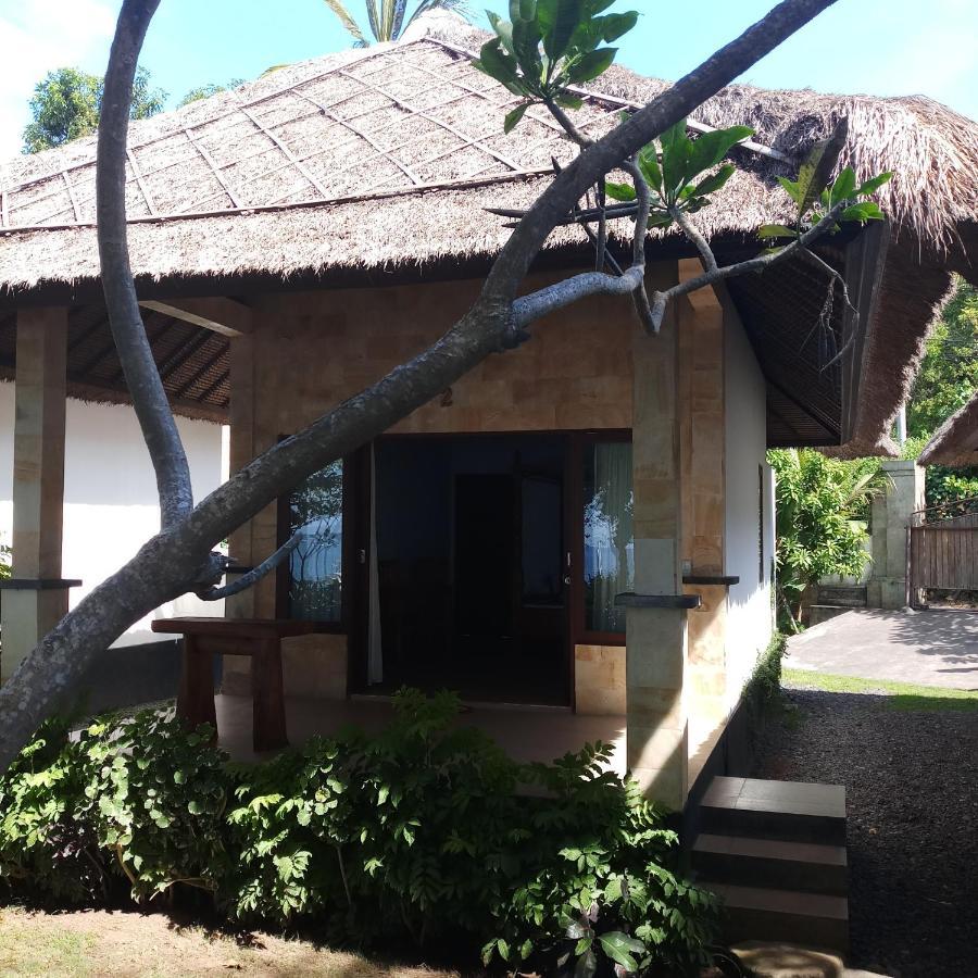 אמד Jemeluk Beach Bungalows מראה חיצוני תמונה