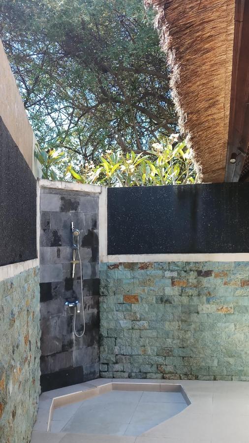 אמד Jemeluk Beach Bungalows מראה חיצוני תמונה