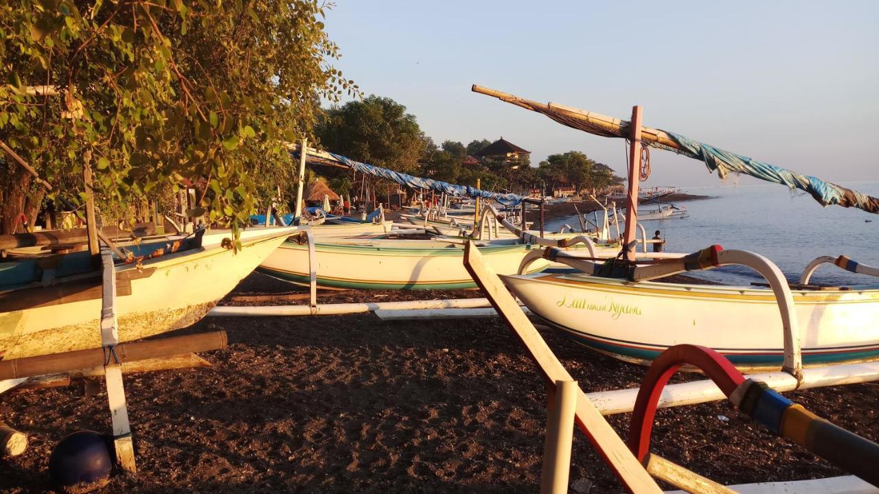 אמד Jemeluk Beach Bungalows מראה חיצוני תמונה