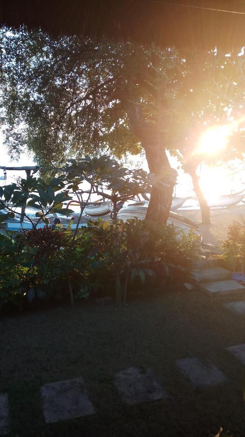 אמד Jemeluk Beach Bungalows מראה חיצוני תמונה