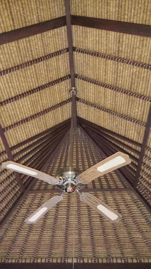 אמד Jemeluk Beach Bungalows מראה חיצוני תמונה